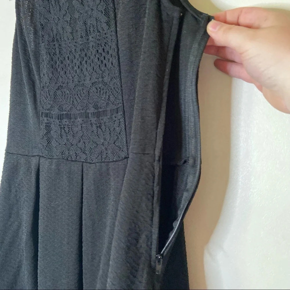 Lace Midi / Mini Dress Black Sleeveless Pleated Open Back Dress Size Small Event - Picture 6 of 13